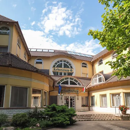 Arboretum Hotel 3*